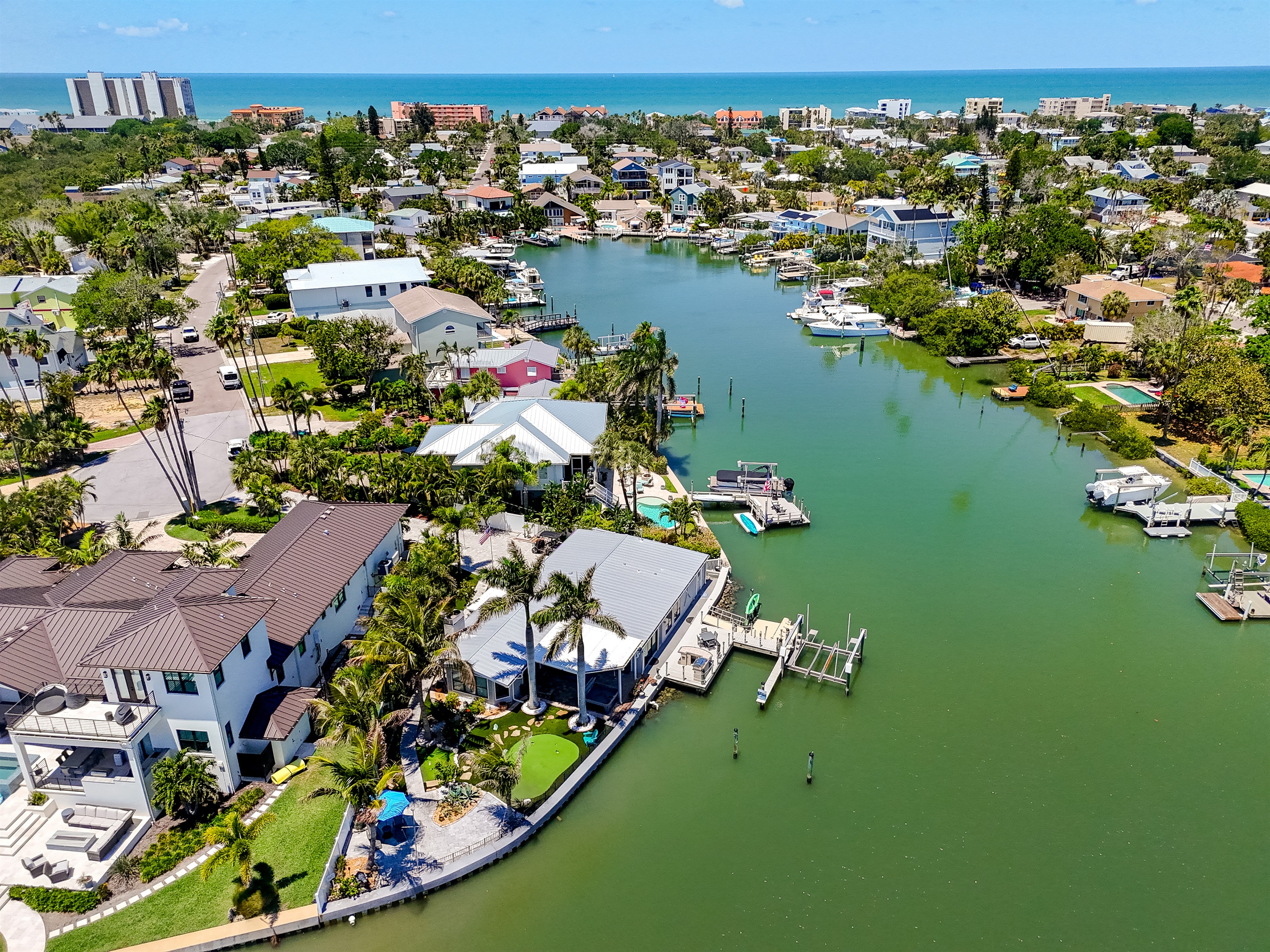 Situated in a great neighborhood