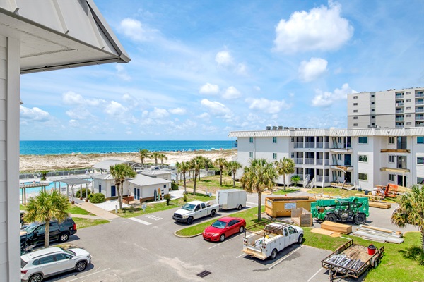 3rd floor balcony overlooks