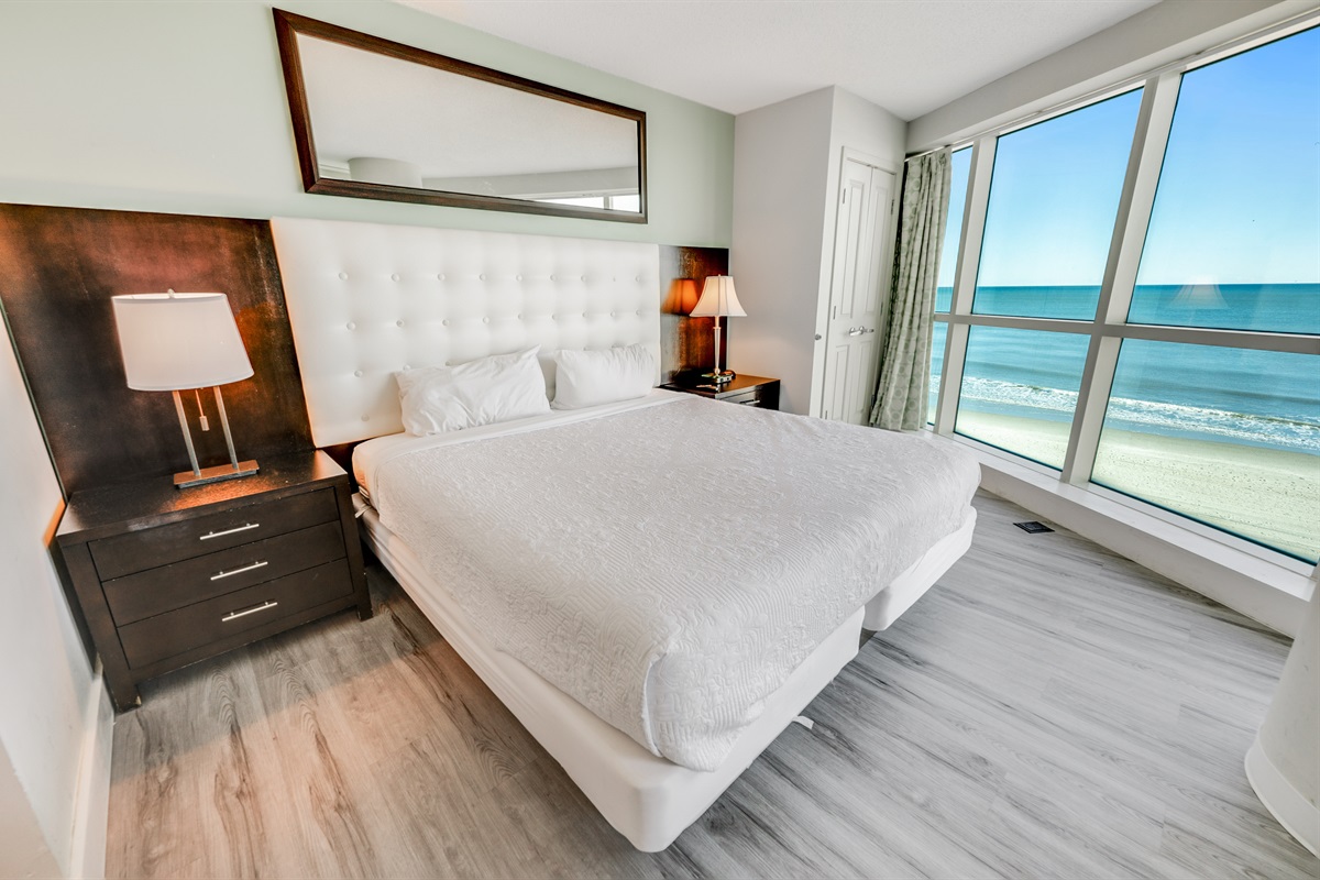 Stunning Bedroom Beautifully Decorated with Amazing Views (Room A)💫✨