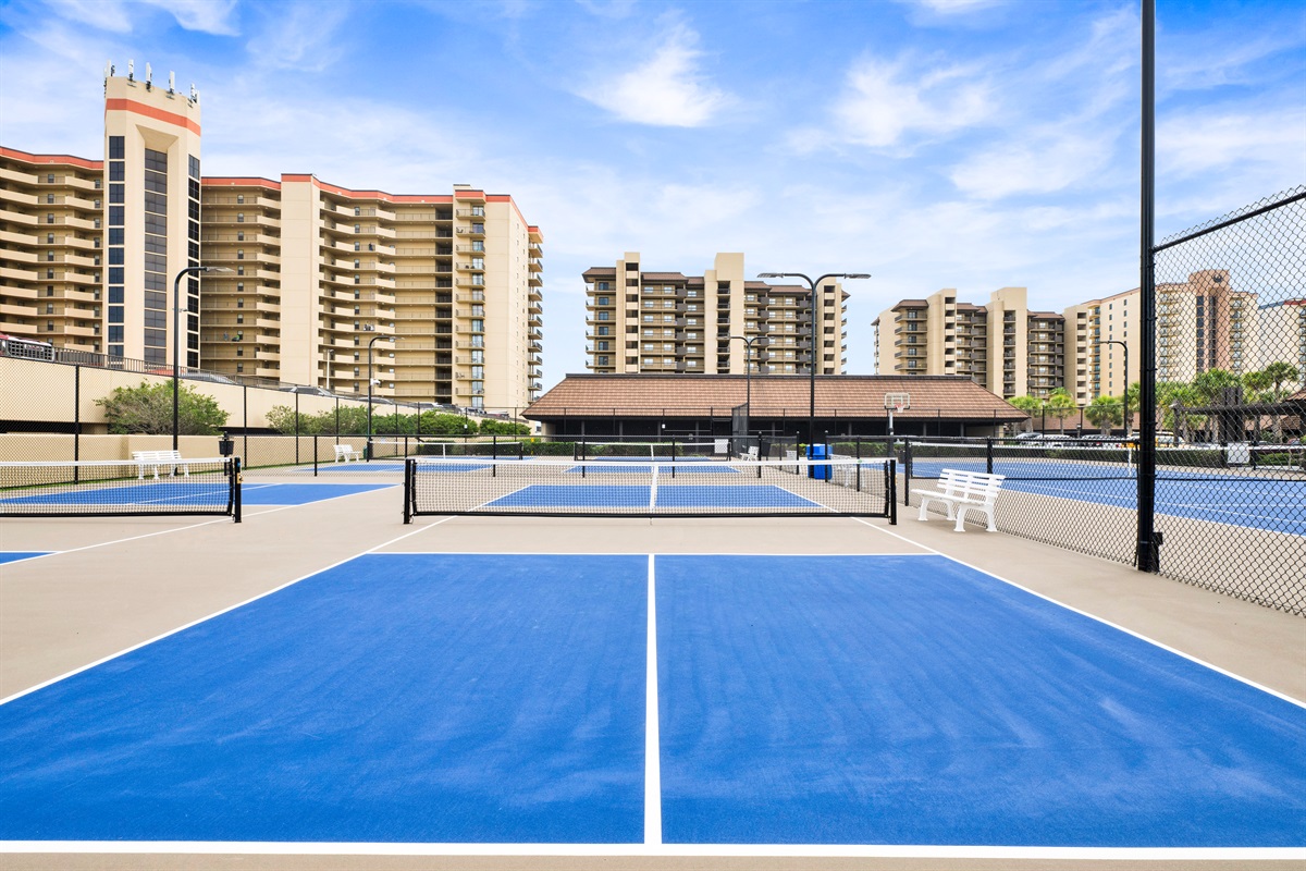 The complex has basketball, tennis and pickleball courts available for guests!!
