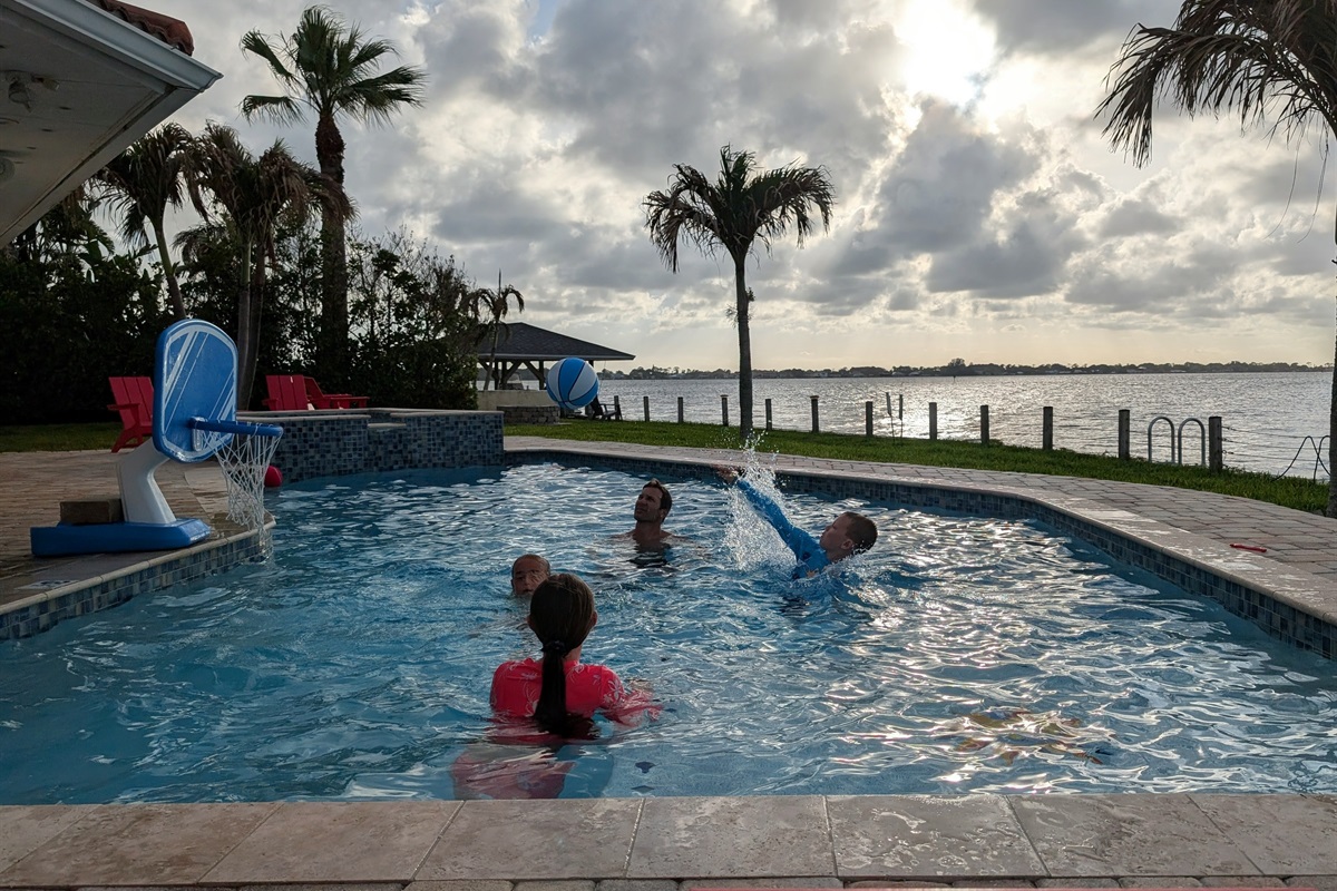 Great Pool with Lounge Pad