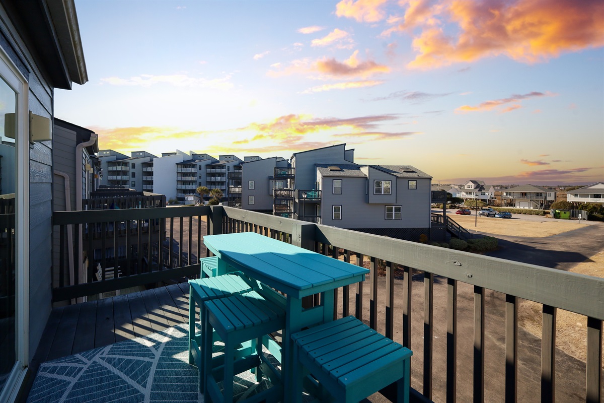 3 oceanfront balconies to relax on!