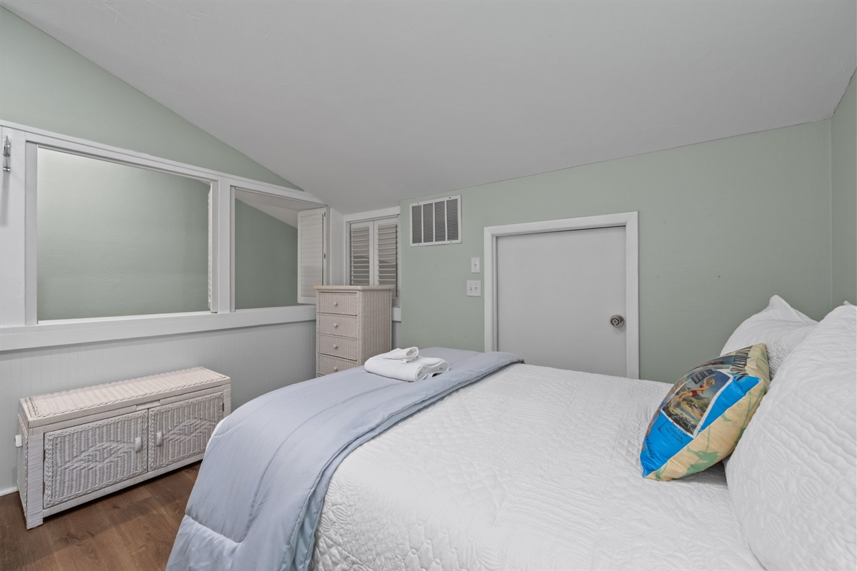 Flexible sleeping setup ideal for families or group stays