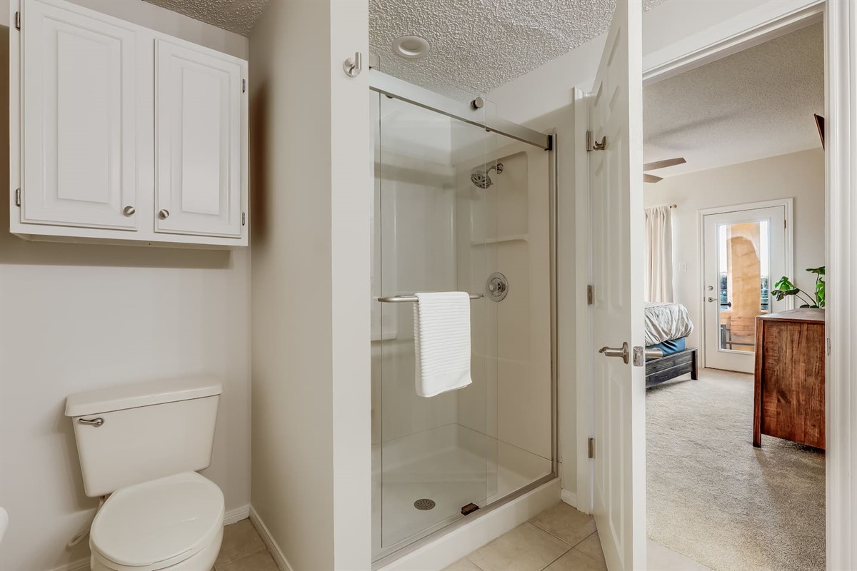 En Suite Master Bath with Walk-in Shower