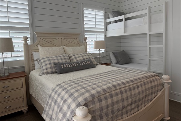 Queen Bed with Twin Bunks
