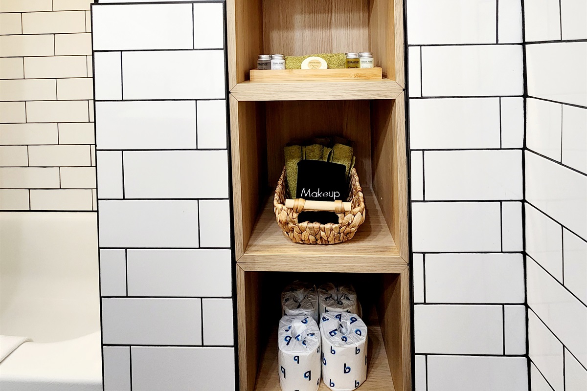 Linens are included, complementary soap, shampoo, conditioner, lotion, soaps bar, body wash, and toilet paper, enough for your entire stay.