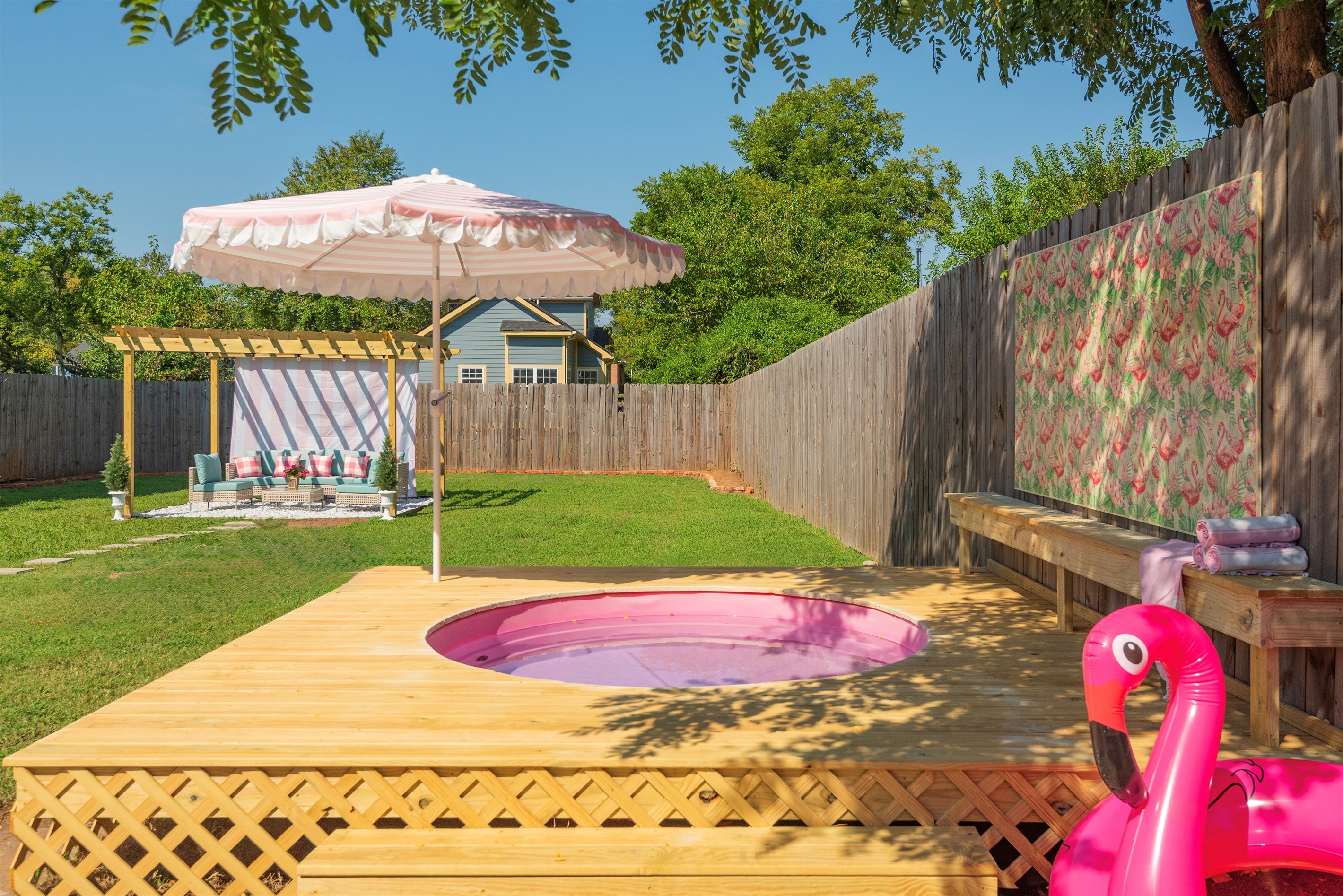 Soaking pool! See photo for size reference.
