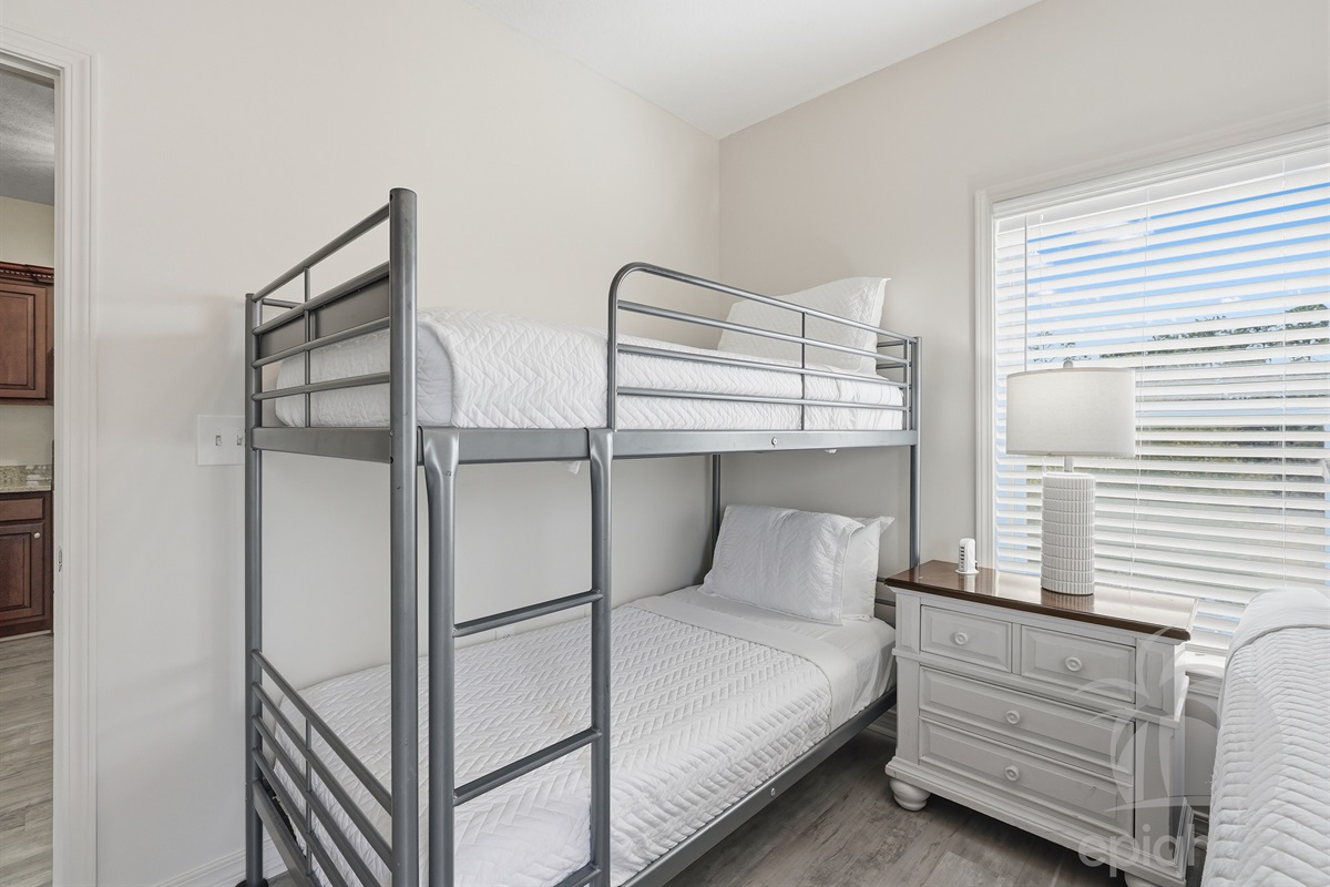 Bunk beds Twin over Twin