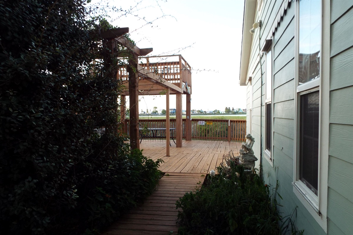 Upper and lower decks