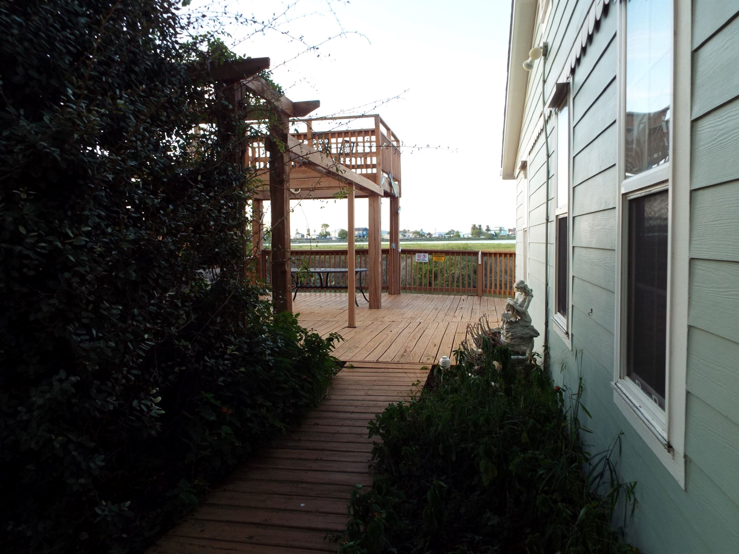 Upper and lower decks