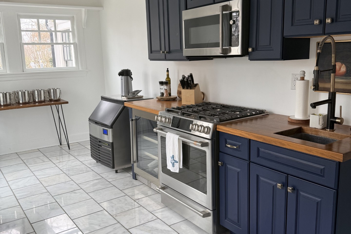 Shared Kitchenette