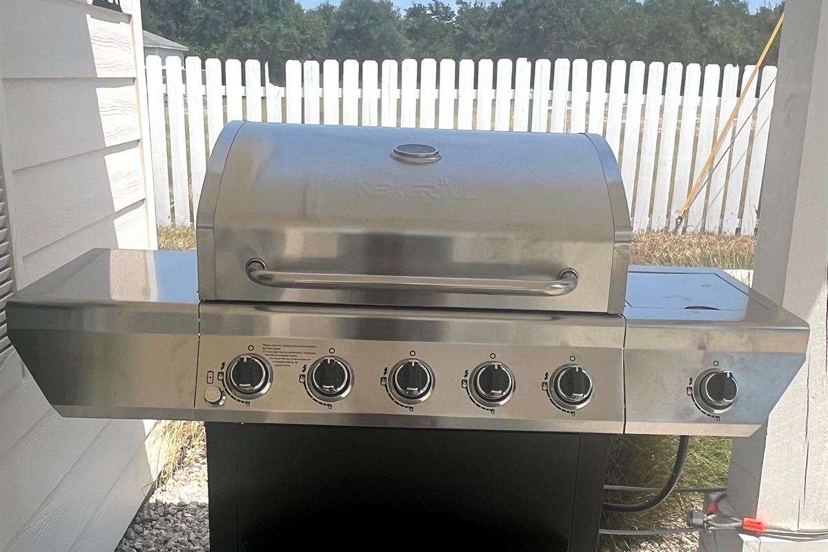 Gas Grill / propane provided
