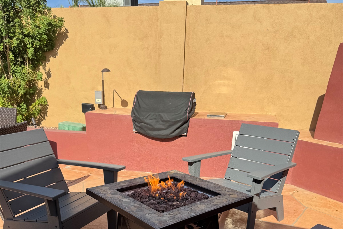 New Fire Pit Table & Lounge Area