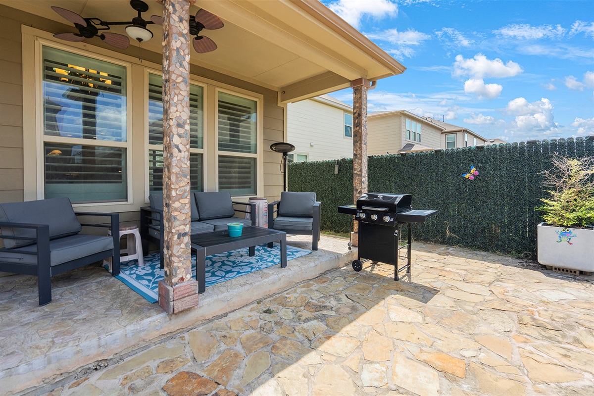 🏊 Backyard / Pool / “Your private backyard oasis — swim, grill, and soak up the Austin sun.”
