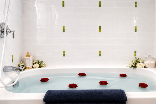 Soaking bathtub
