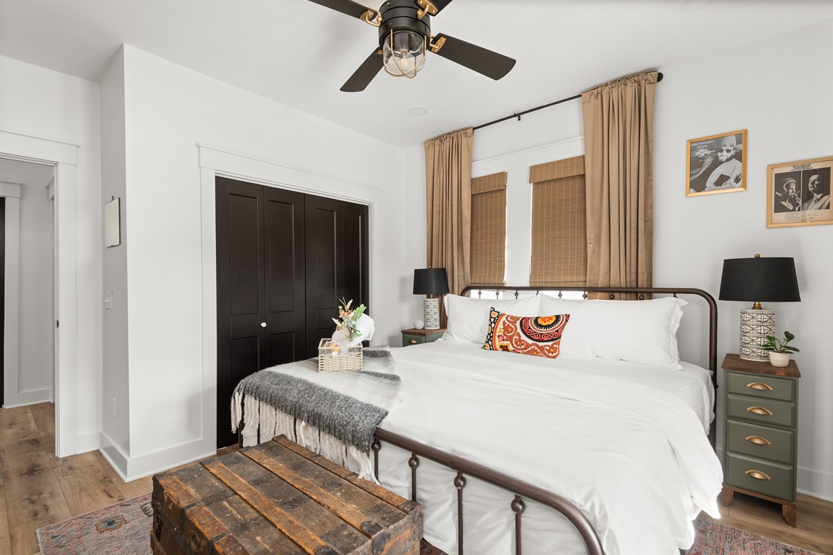 2nd Bedroom: Plush, DreamCloud Hybrid KING Mattress.