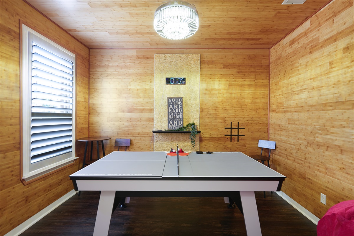 🎤 Karaoke + Game Room “Karaoke nights, ping pong battles, and endless laughs await.”