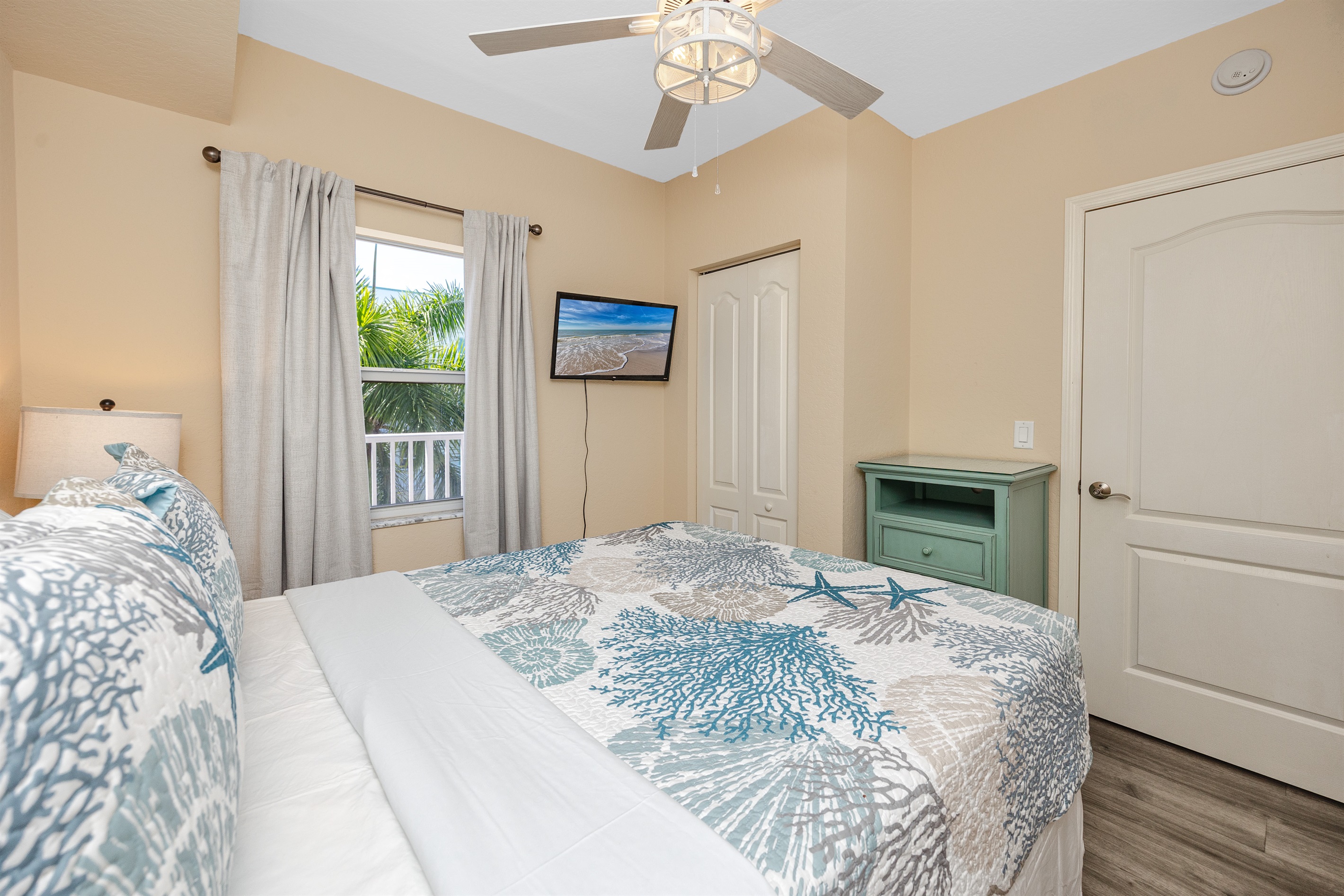 Queen bed