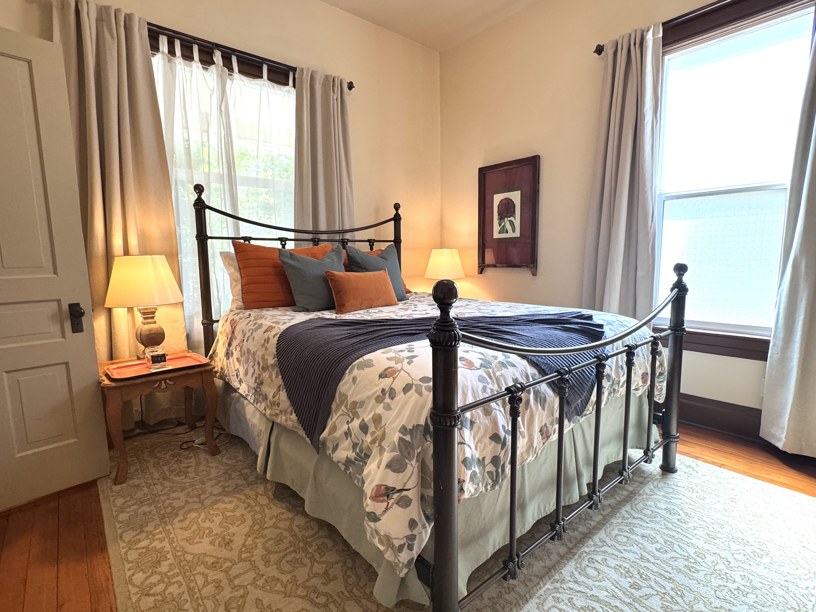 Main Floor, Queen Bed