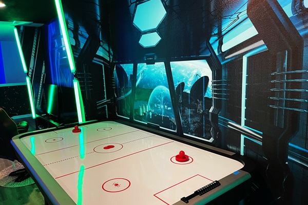 Play Air Hockey