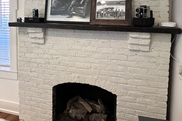 Original fireplace is for aesthetics only. 