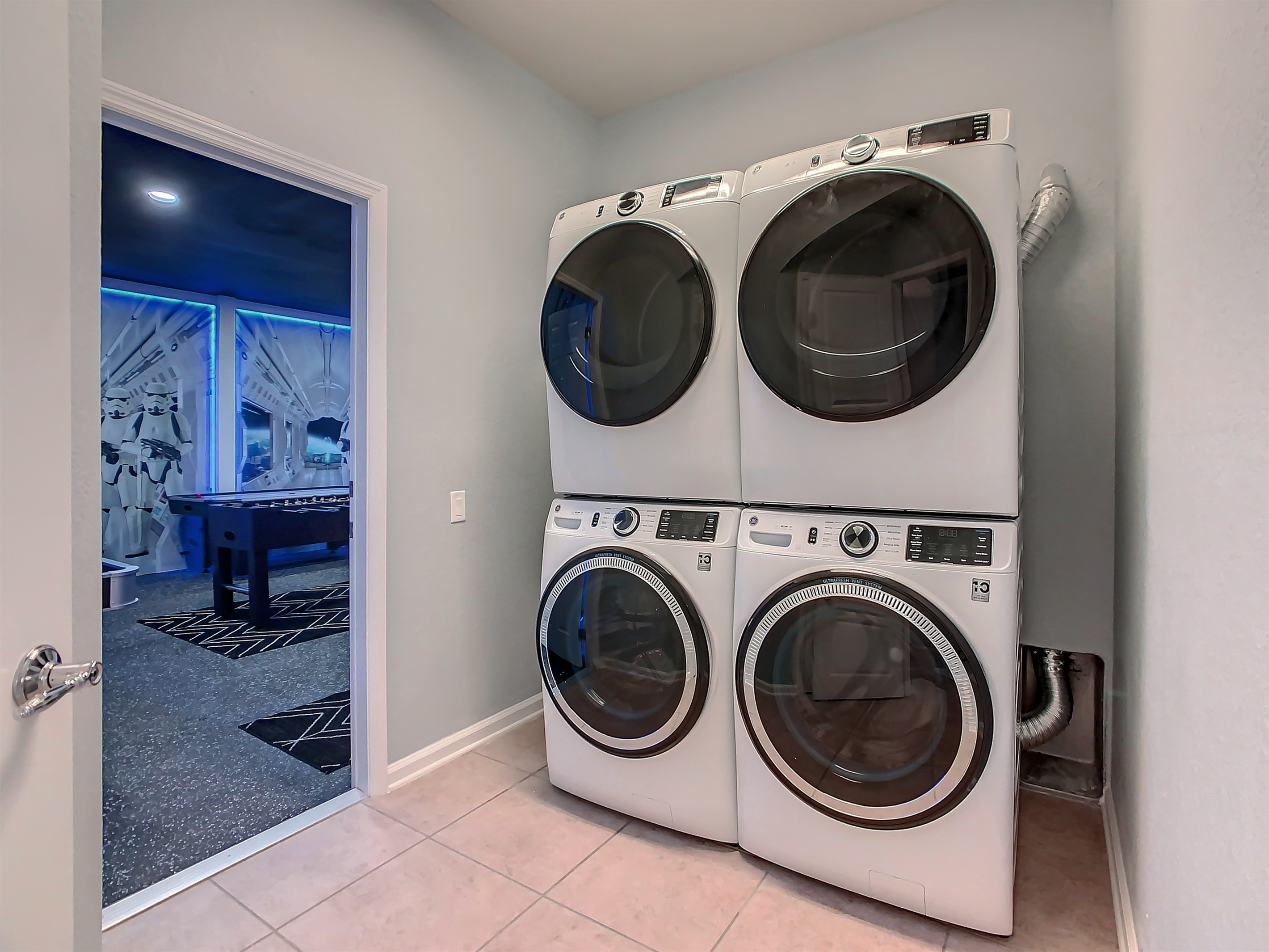 2 Washers-2 Dryers (FREE To Use!)