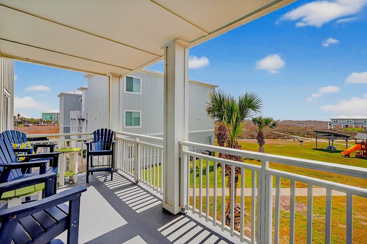 Outdoor Balcony Area