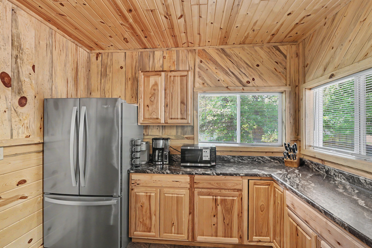 Extensive Counter & Storage Space 