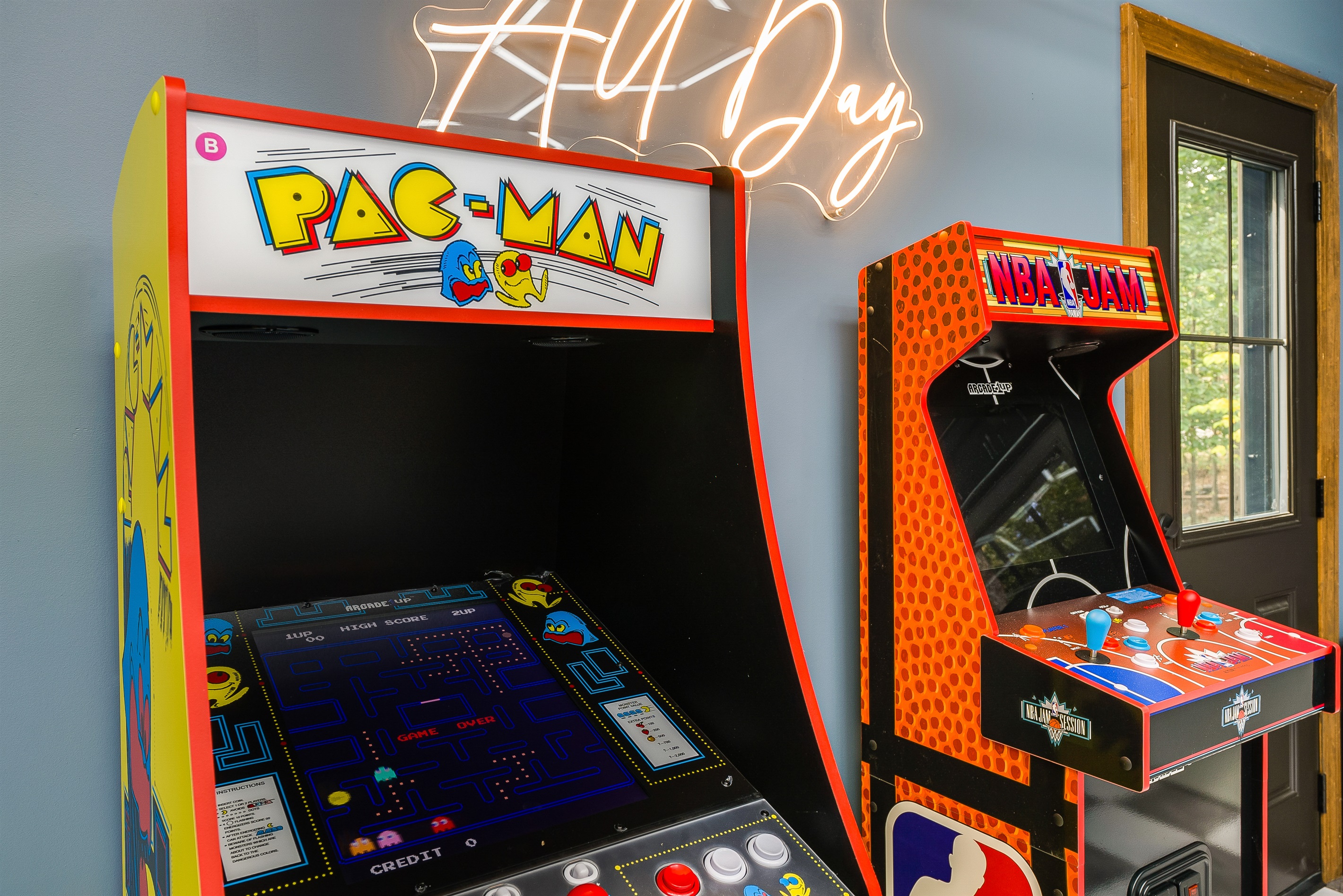 Arcade fun for all ages – Pac-Man & NBA Jam included!