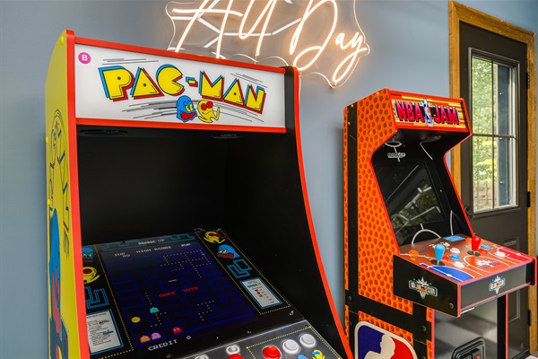 Arcade fun for all ages – Pac-Man & NBA Jam included!