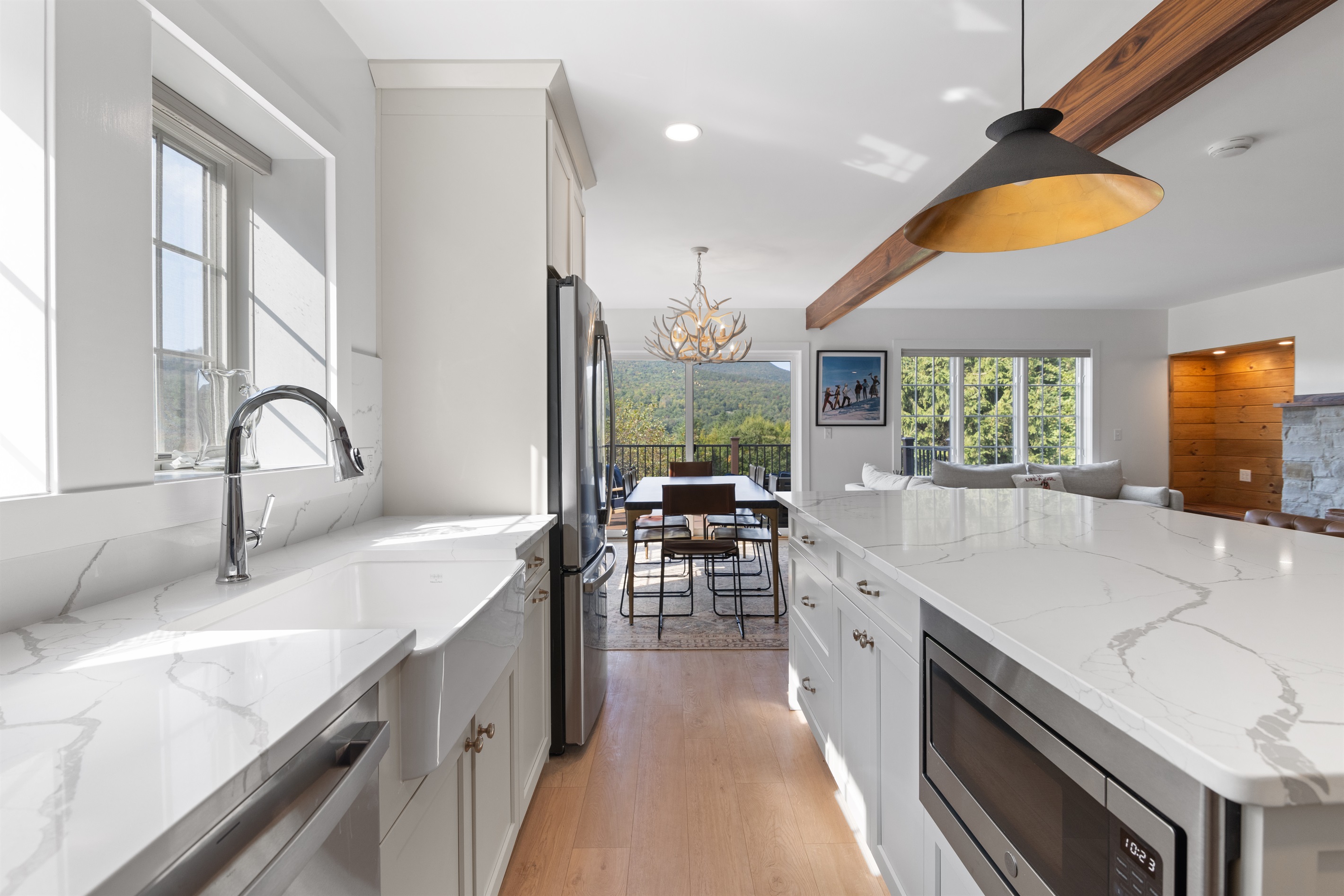 Spacious Oasis With Private Deck And Game Room - Stunning Retreat - Stowe, VT