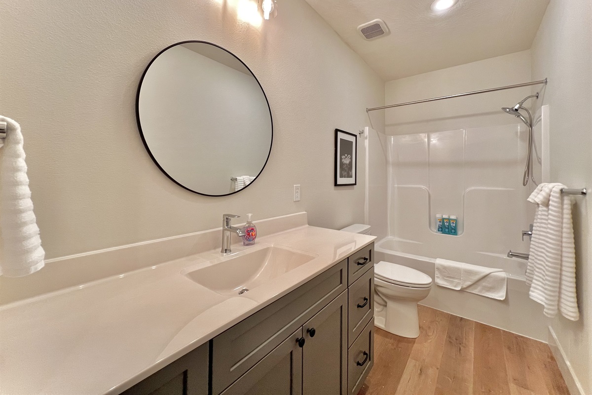 Lower full bath/shower
