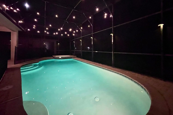 Pool/Spa at night!