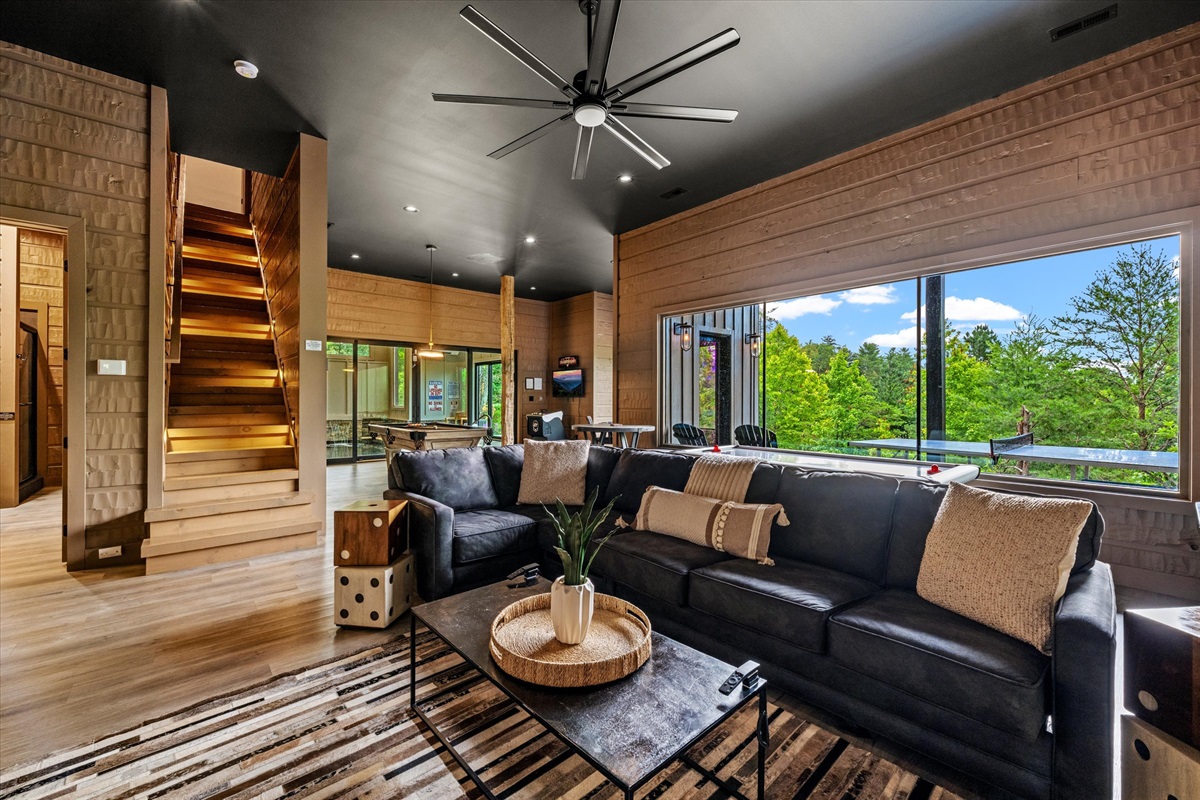 Second living area adjacent to game room