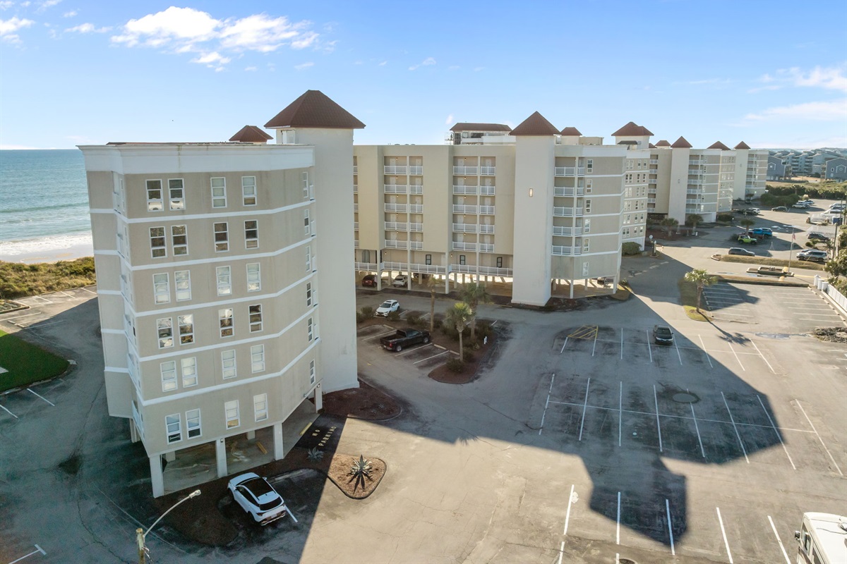 Convenient parking & beach access