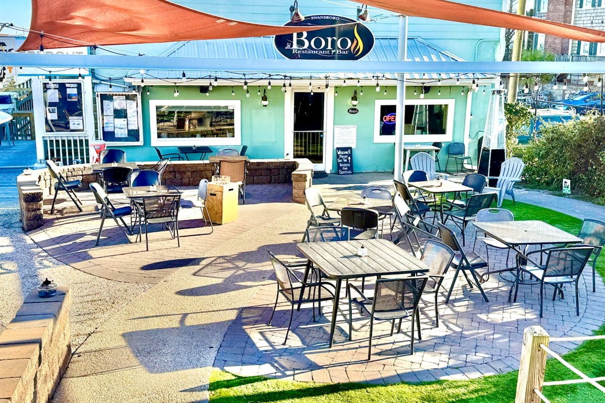 Downtown historic Swansboro on the waterfront - boating, fishing, dining, shopping, live music, and small town fun