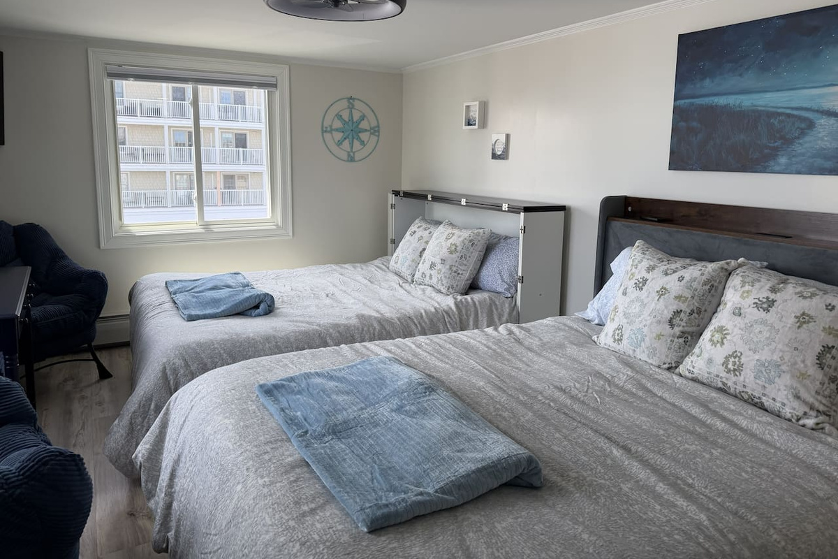 Wall view of 2 bed setup