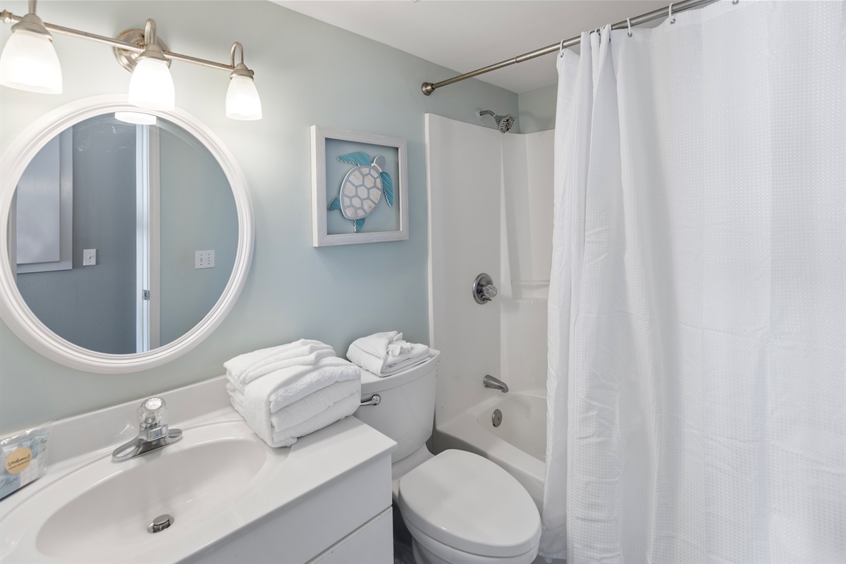 Primary Gulf-Front Bathroom