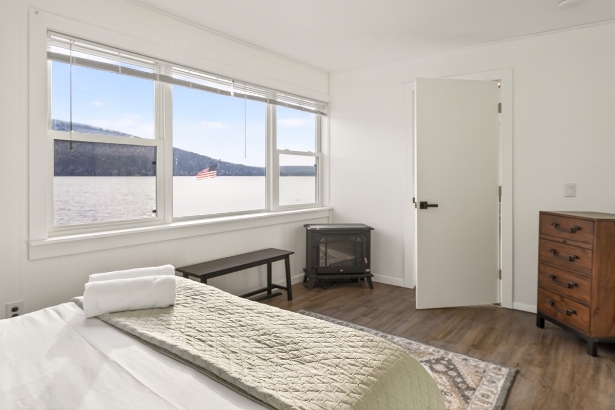 Entry level Queen bedroom #2