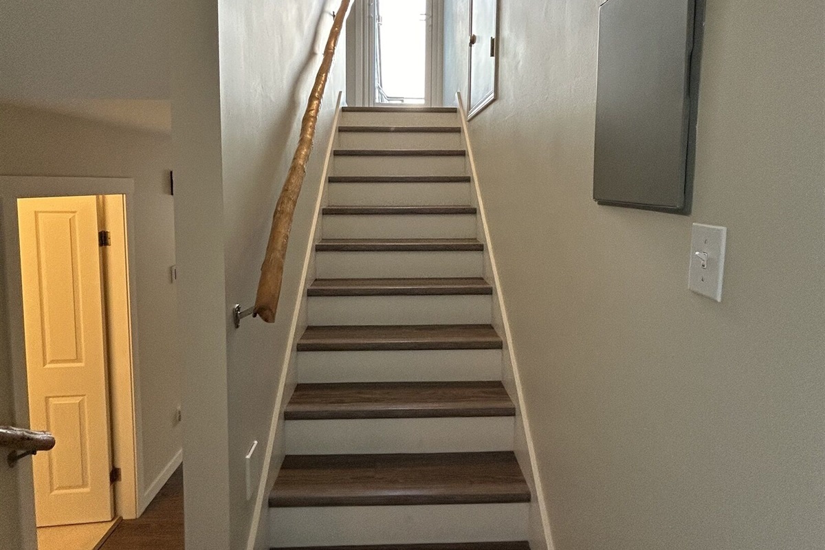 Stairs to loft & 2nd deck!