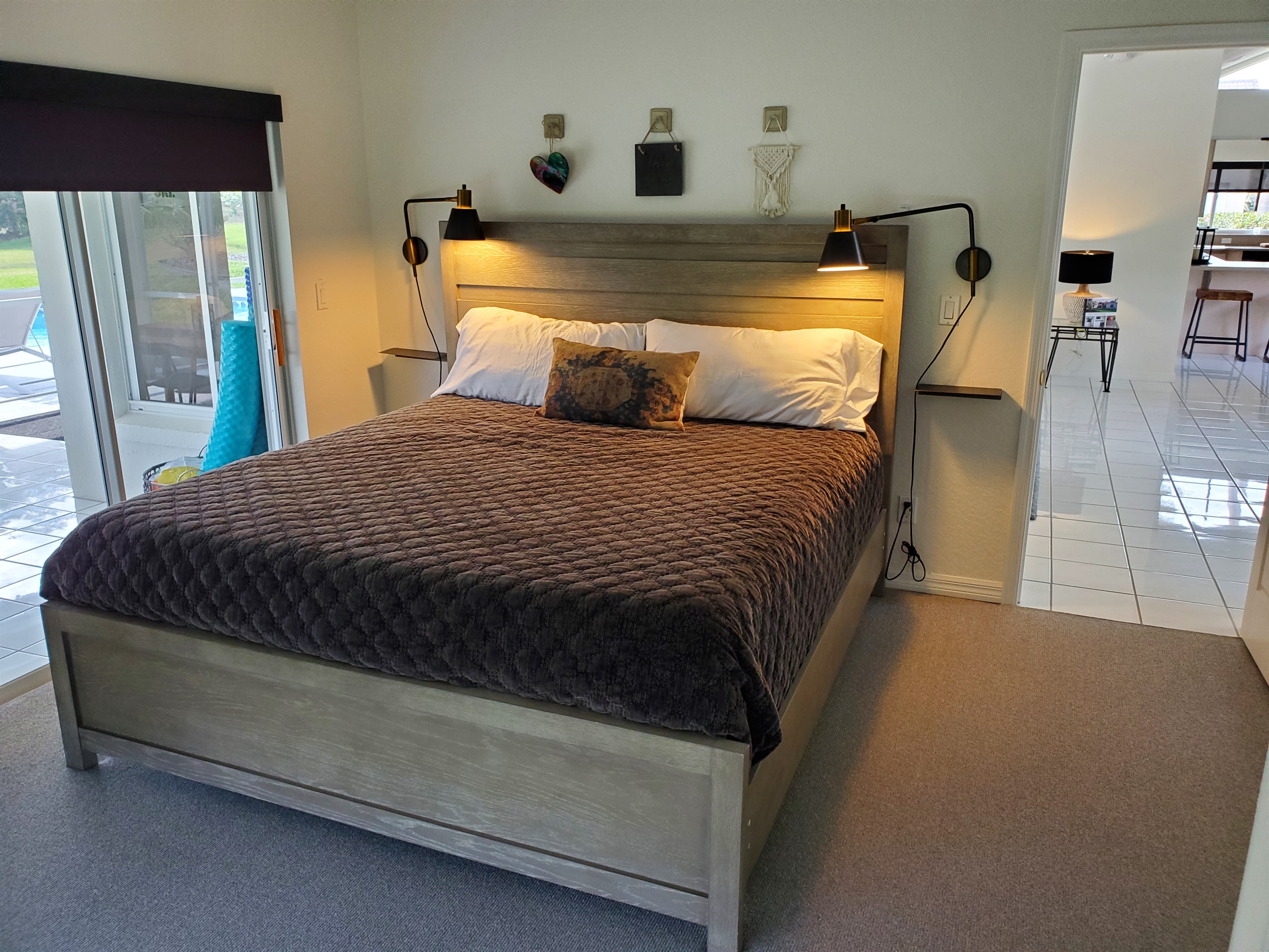 King master bedroom with lanai access