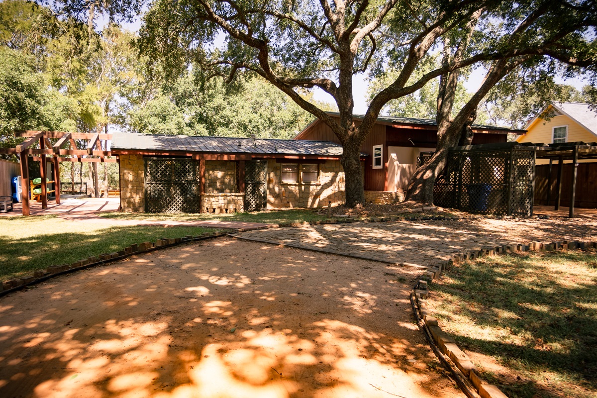 Nice circle driveway