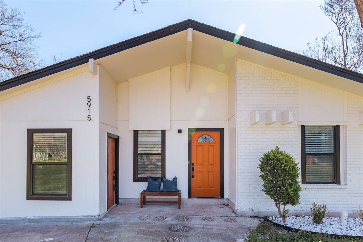 new build house 4 bedrooms 2 units