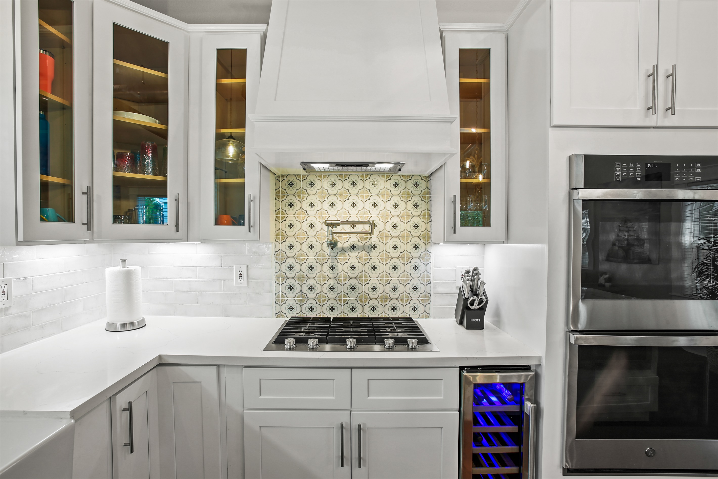 Gas Cooktop, Wine Fridge, Double Oven