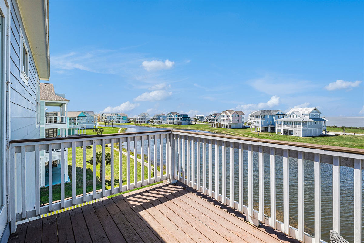e88d8a161da1485e823fdd16de42bc11 Large | Beachhouse | Texas | TX | Vacation Homes | Galveston | Crystal Beach | Kokomo | Breezy Days | Beachfront Elegance | Sunrise Serenity | Southern Sands Property Management, LLC
