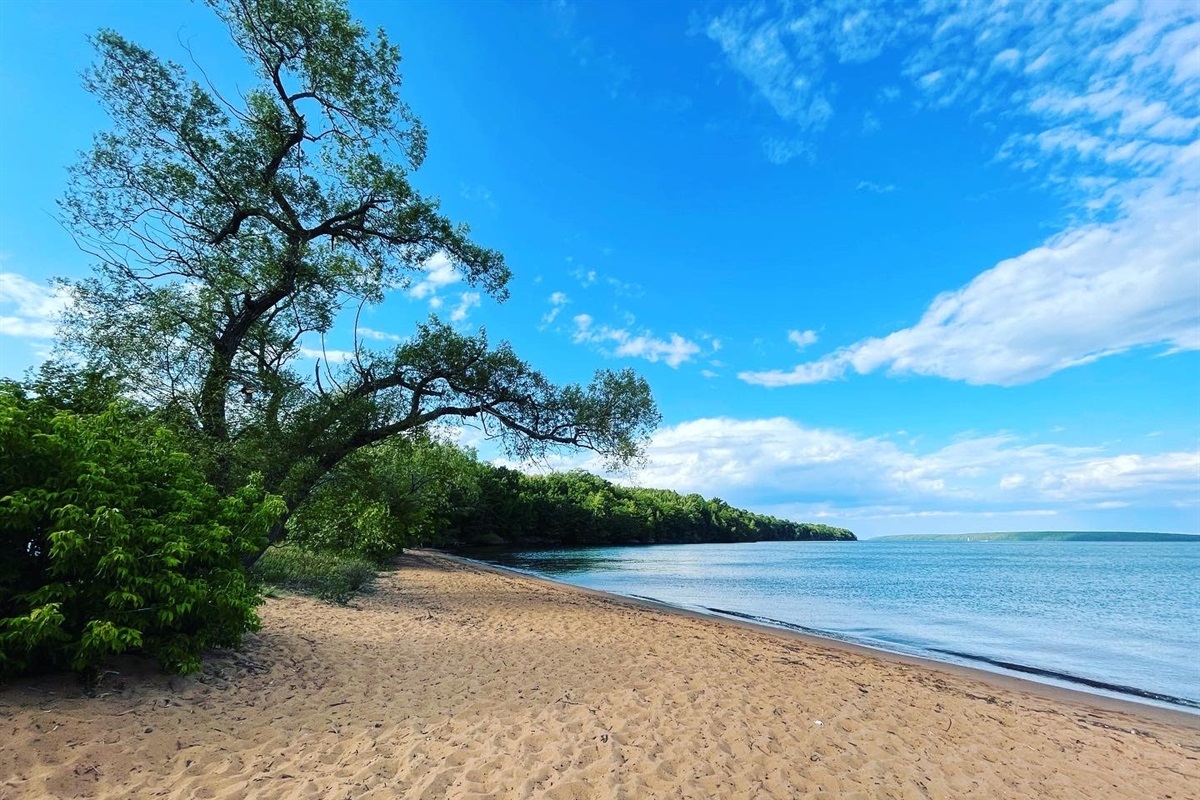 Washington Ave Beach Downtown Bayfield, 5 min from cottages
