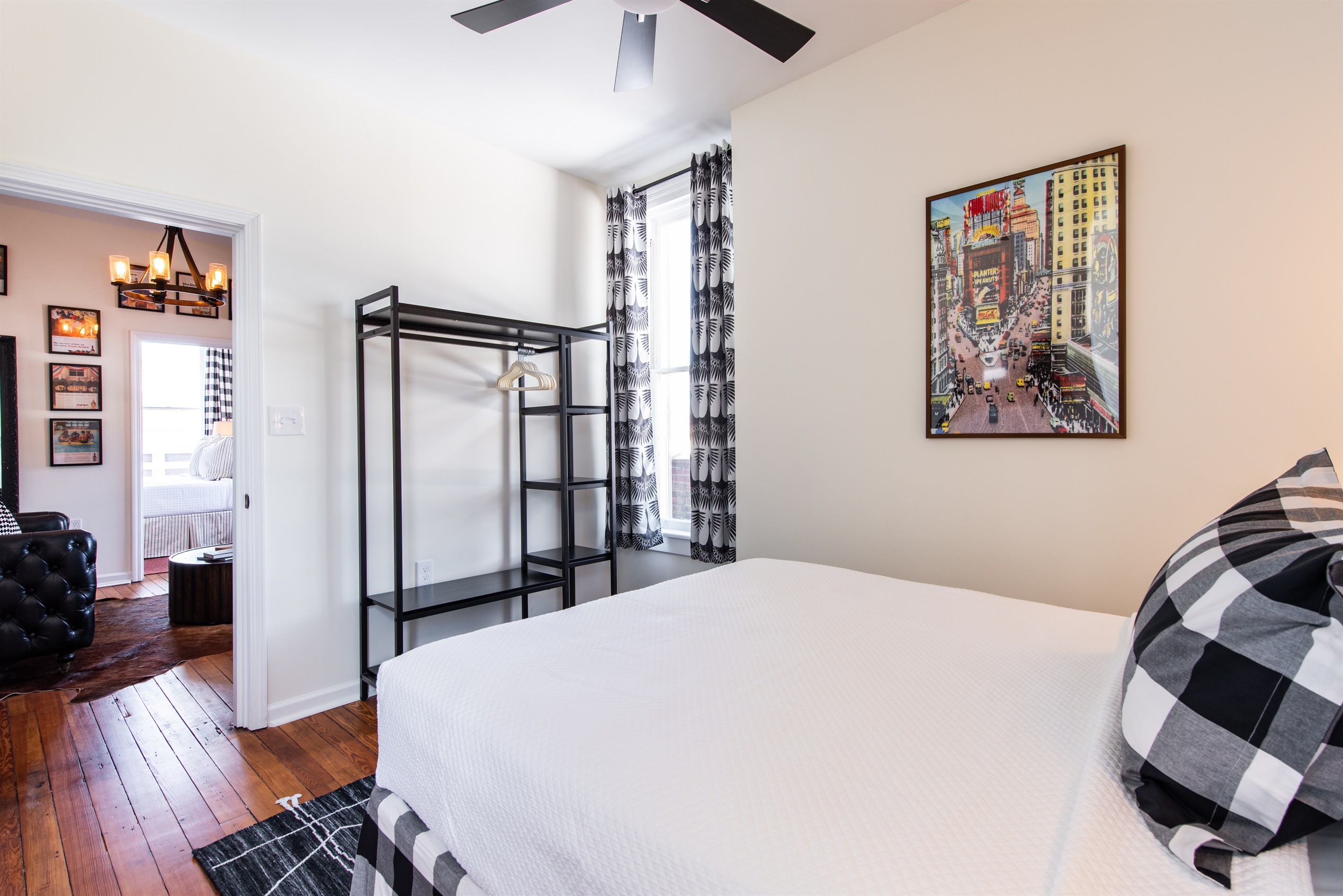 Four Roses Bedroom 2, Queen Size Bed, 45" Smart TV, Closet System, White Noise Machine.