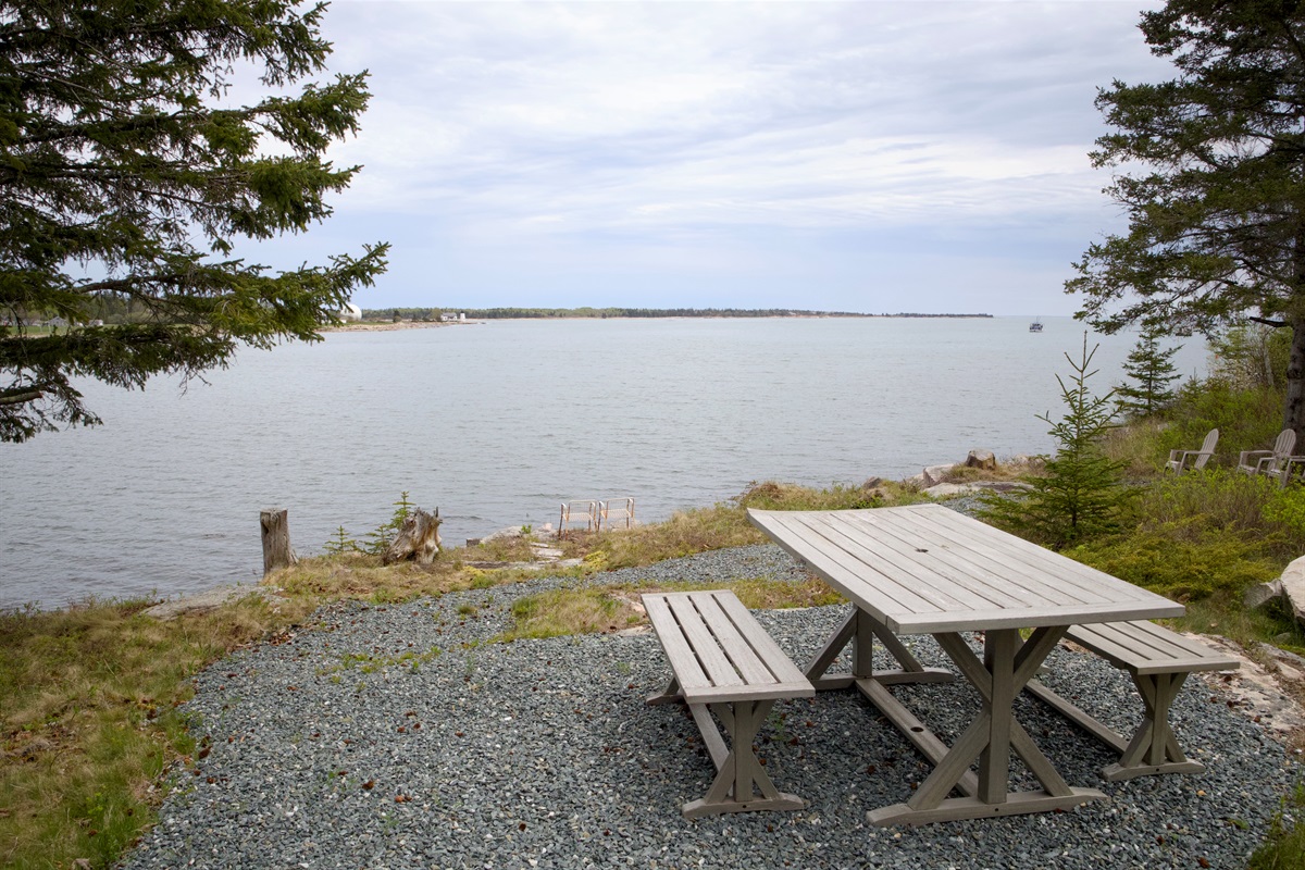 Dine with a closeup view. Spy the Atlantic Ocean waves crashing on the horizon