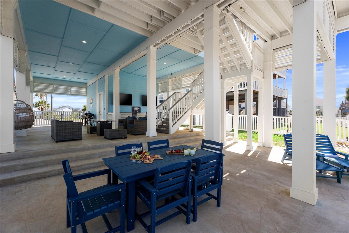 e89fb75975c64a77a6e0fa784695dc50 Large | Beachhouse | Texas | TX | Vacation Homes | Galveston | Crystal Beach | Kokomo | Breezy Days | Beachfront Elegance | Sunrise Serenity | Southern Sands Property Management, LLC