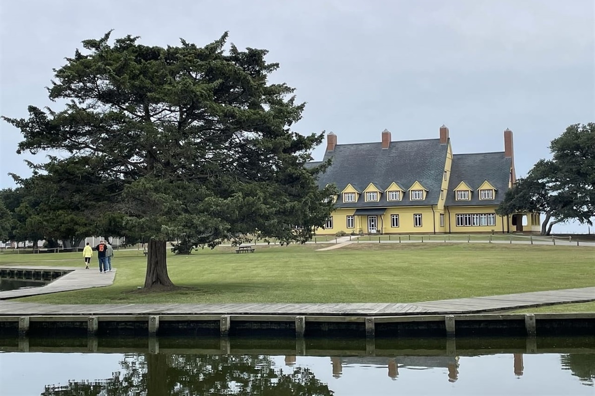 Point of Interest - Whalehead Club.